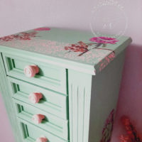 Möbelstück in SEAGLASS Dixie Belle Kreidefarbe