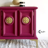 Möbelstück gestrichen mit PLUM CRAZY Dixie Belle Kreidefarbe