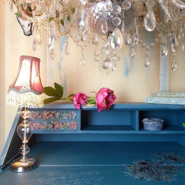 Vintage-Sekretär FLORA&FAUNA mit verspielten Ornamenten - Ansicht