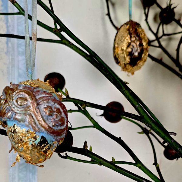 Erlesene Ostereier mit Blattgold