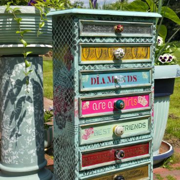 DIAMONDS ARE A GIRLS BEST FRIENDS aus der Fancy patina Collection von Pia Phoenix